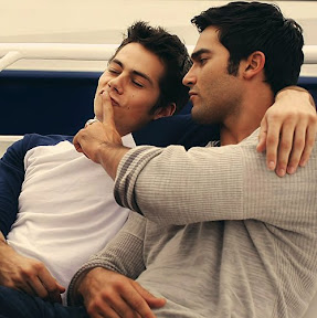 Illustration for article titled Teen Wolf's "bromance triangle" will heat up in season three